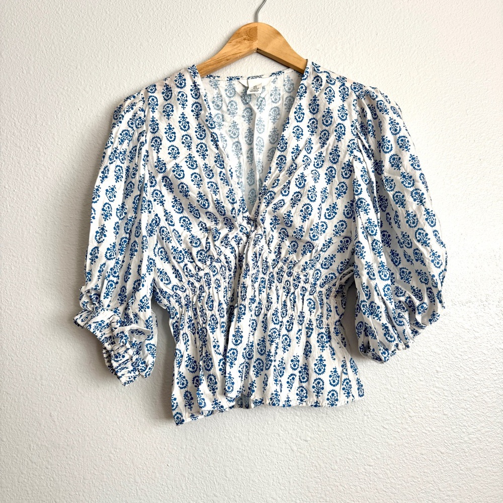 H&M V-neck printed blouse Sz Large